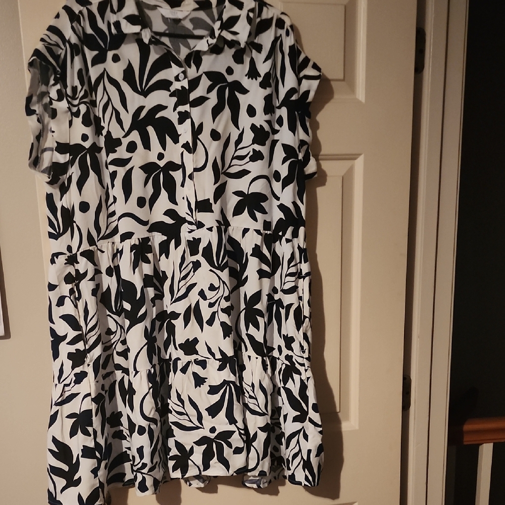 Ladies Navy and White Floral Dress